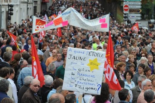  În special, se planifică reducerea salariilor şi a plăţilor sociale pentru angajaţii instituţiilor de administrare a UE.