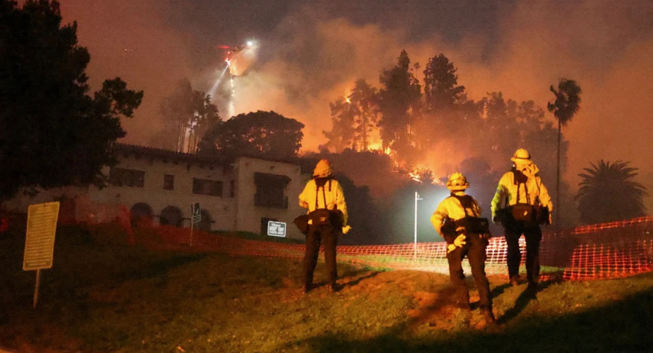 O nouă versiune a originii incendiilor forestiere din California a apărut în SUA.