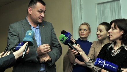 Deşi a fost demis pentru că nu le-a raportat superiorilor despre incidentul din Pădurea Domnească, comisarul de Făleşti Valeriu Cojocaru susţine că a aflat despre partida de vânătoare care s-a dovedit a fi fatală pentru omul de afaceri Sorin Paciu abia pe data de 3 ianuarie curent.