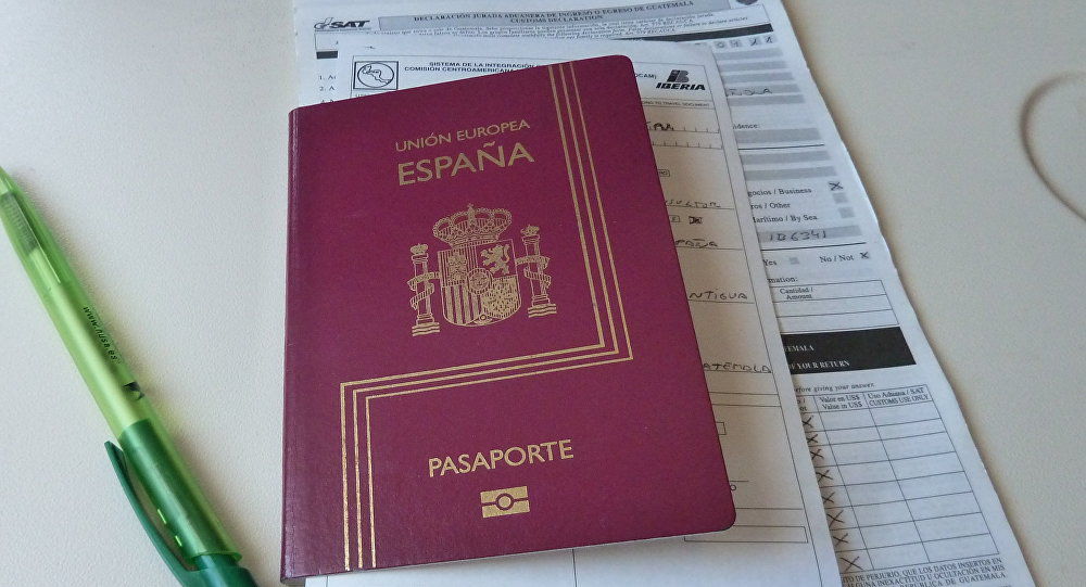 Există 5`220 de nume, titularii cărora au dreptul de a perfecta paşaport spaniol fără nici un fel de impedimente.