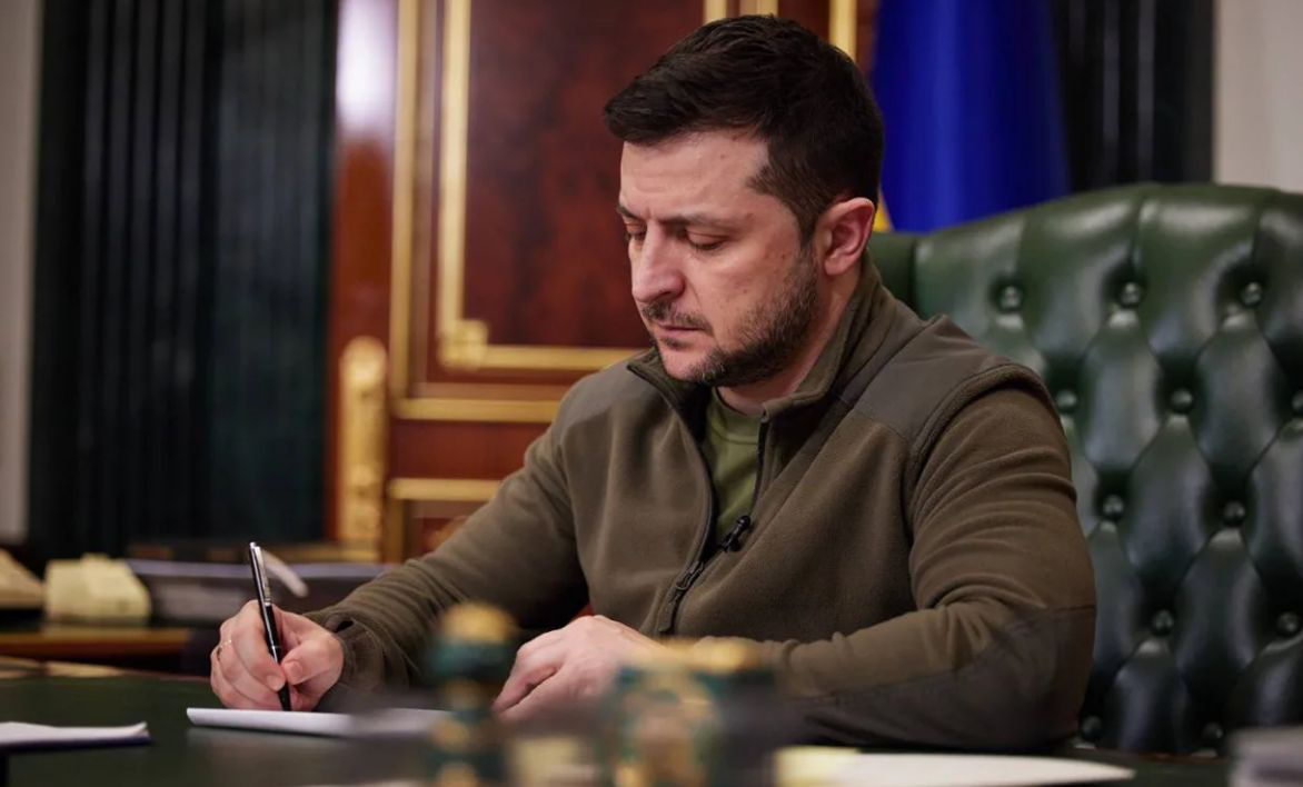 Зеленский вернул акциз на топливо.