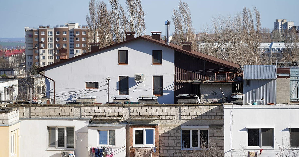 Дом на крыше многоэтажки построен без разрешительной документации.