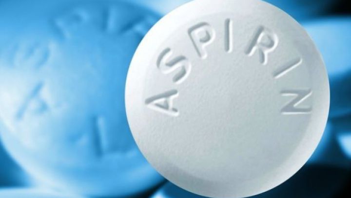Ce se întâmplă dacă pui patru aspirine în maşina de spălat