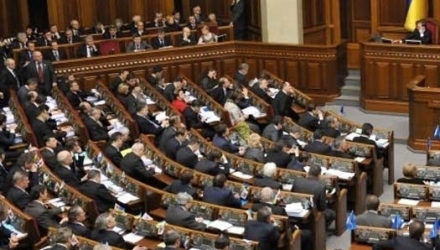 „Am cerut Ministerului de Externe să introducă vize de călătorie pentru cetățenii ruși”, a afirmat oficialul ucrainean la sfârșitul unei reuniuni a Consiliului.