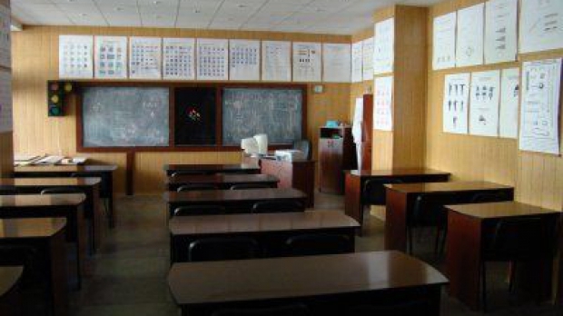 Из-за обильного снегопада и заснеженных дорог, 51632 ученика остались дома. Фото: rtv.net