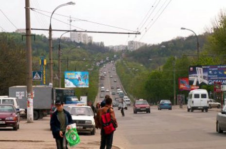Temporar va fi sistată circulaţia rutieră pe str. Ismail, în perimetrul străzilor Bernardazzi şi Pan Halippa, între orele 11.00-12.15.  