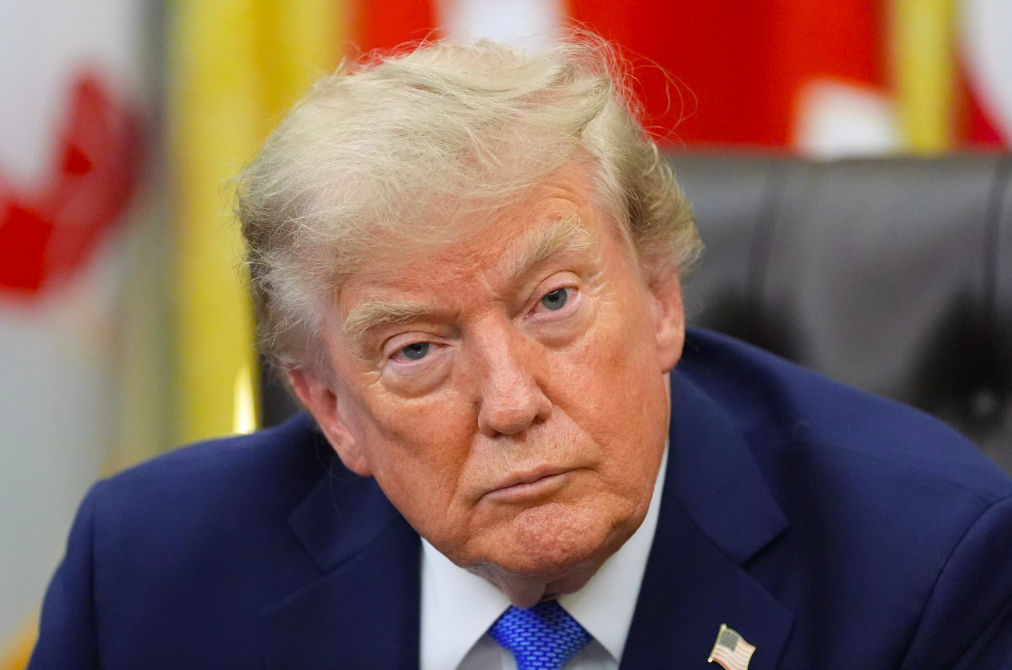 На Трампа подали в суд из-за продажи раннего доступа к его постам в Truth Social.