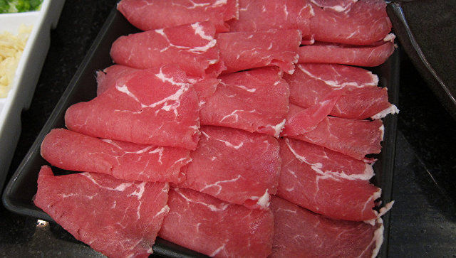 Сотрудник кировской столовой украл девять центнеров мяса.