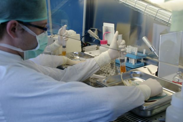 BERD și UE au acordat un credit de 2,2 milioane de euro pentru modernizarea laboratoarelor medicale. Foto: saptamanamedicala.ro