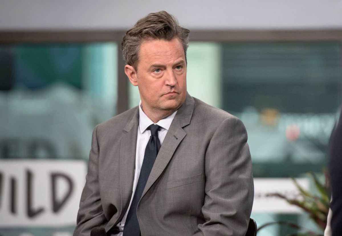 Procesul asupra celor acuzați de moartea actorului Matthew Perry va începe în martie.