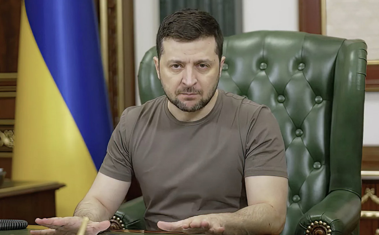 Зеленский подписал указ об едином вещании на всех украинских телеканалах.