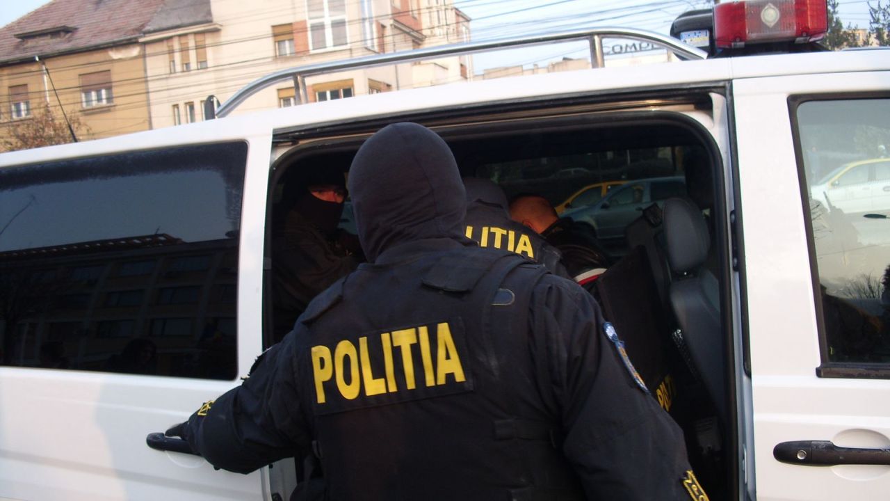 „Afacere” de aproximativ 450.000 de lei, deconspirată. 11 indivizi, reținuți. Foto simbol: SuceavaNews.ro