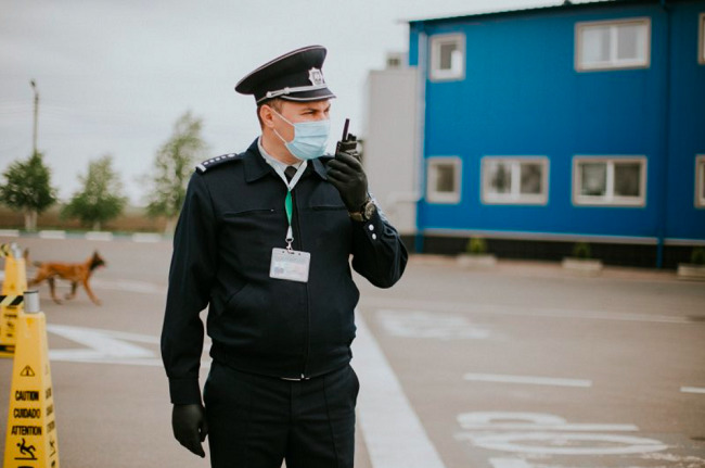 Двое граждан Молдовы попались на границе с фальшивыми документами.