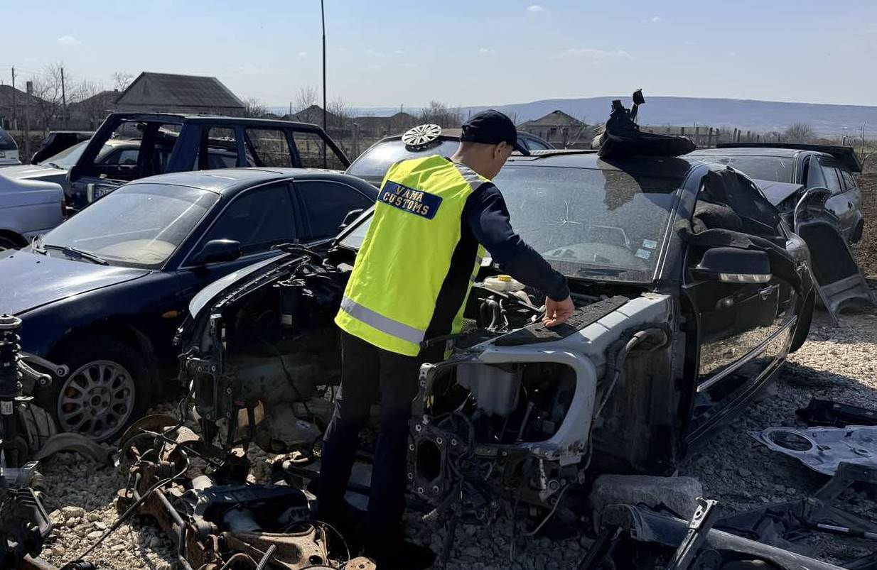 Раскрыта схема ввоза авто в Молдову для разбора и незаконной продажи.