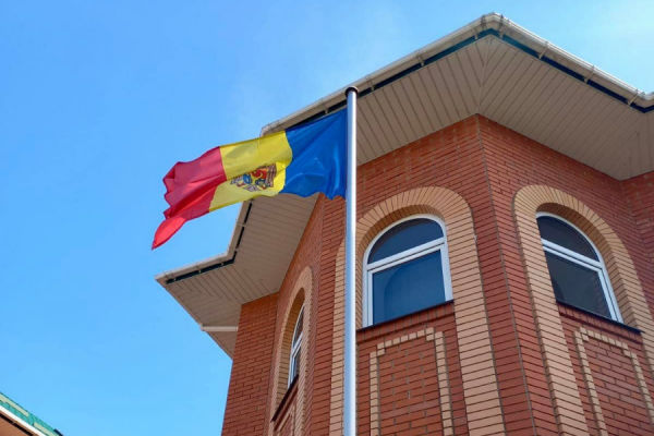 Ambasada Moldovei la Kiev rămâne operațională: Există reguli clare în caz de alertă.
