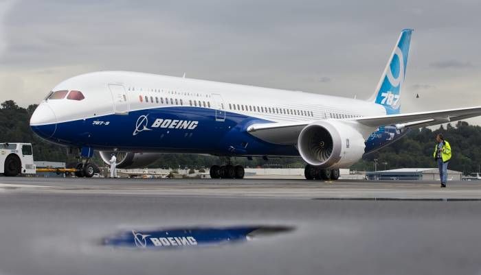 Bloomberg: в фюзеляжах восьми лайнеров Boeing 787 Dreamliner выявили дефекты.
