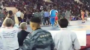 Сам чемпионат пришлось временно приостановить.