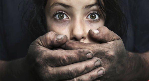 Cinci bărbați au fost condamnați la închisoare pentru traficul sexual de copii.