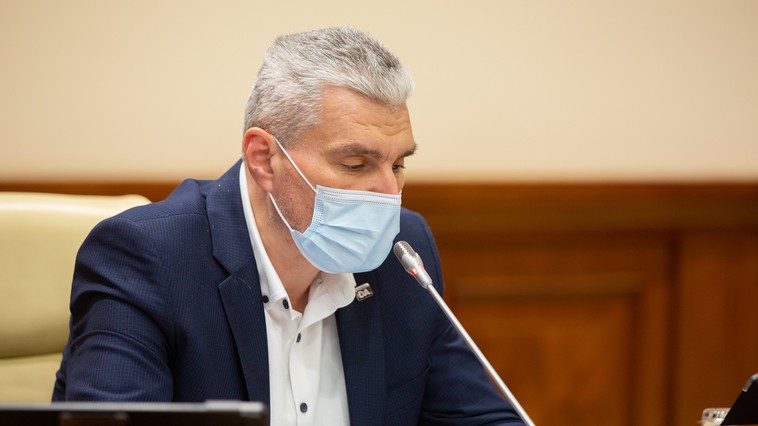 Слусарь требует отставки главы ГИП: Его методы «уговоров» в отношении подчиненных прослушала вся страна.