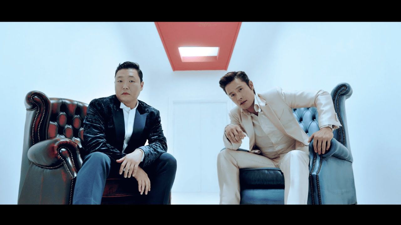 Автор хита Gangnam Style выпустил два новых клипа.