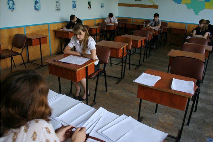 Около 16 тыс. учеников сдали экзамен на соискание степени бакалавра по иностранному языку.
