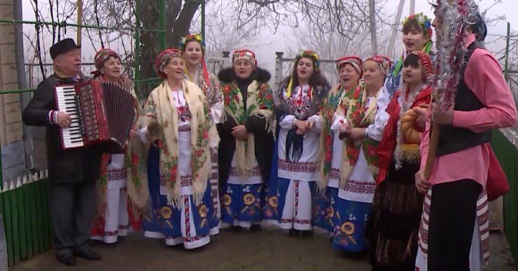 Жители молдавской глубинки отмечают Святки по старинным обычаям. 