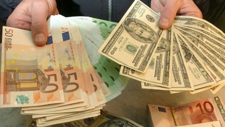 Молдавский лей продолжает снижаться по отношению к основным валютам.