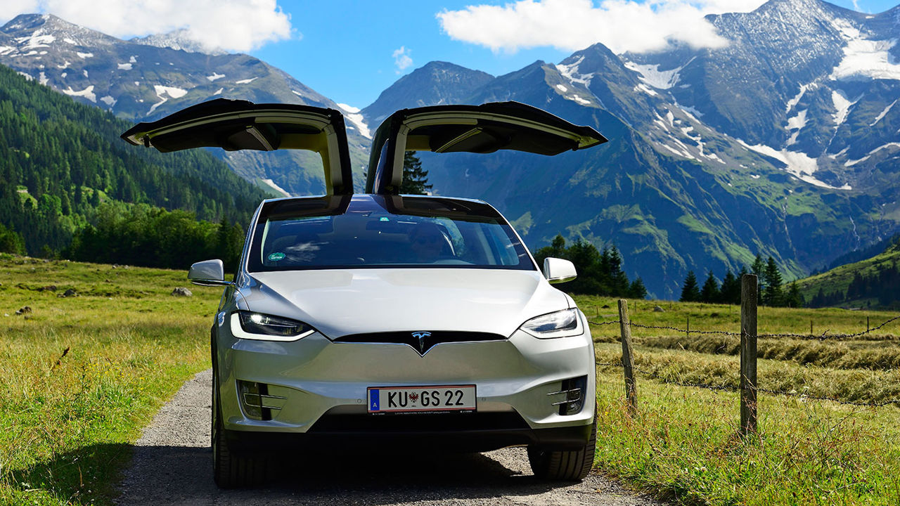 Американка обвинила Tesla в предоставлении технологии слежения мужу-агрессору.