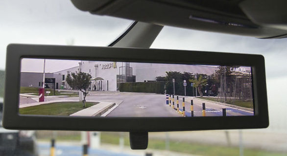 Panasonic va începe producția pe scară largă a oglinzilor retrovizoare cu camere video.