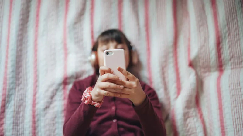 Procurorii din SUA dau în judecată platforma TikTok pentru afectarea sănătății mintale a adolescenților.
