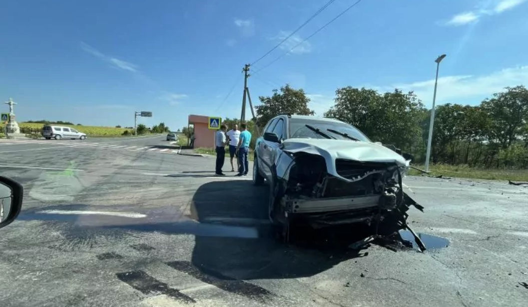 Accident grav în raionul Râșcani: Șase persoane, transportate la spital.