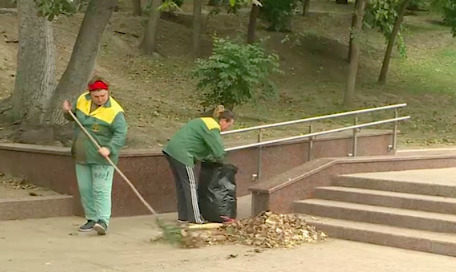 Генеральная уборка продлится в столице до конца ноября.