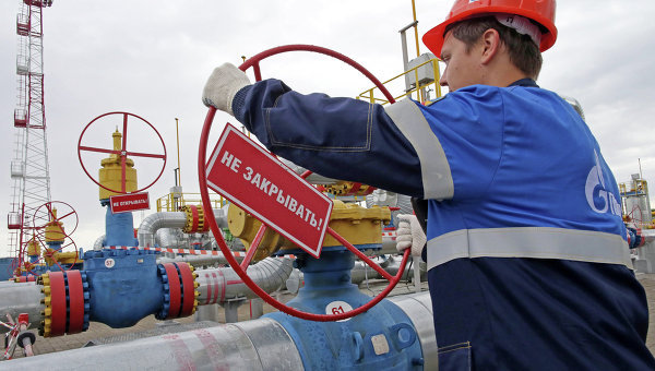 Долг Украины за газ на сегодня составляет примерно $4 млрд, заявил еврокомиссар по энергетике Гюнтер Эттингер.