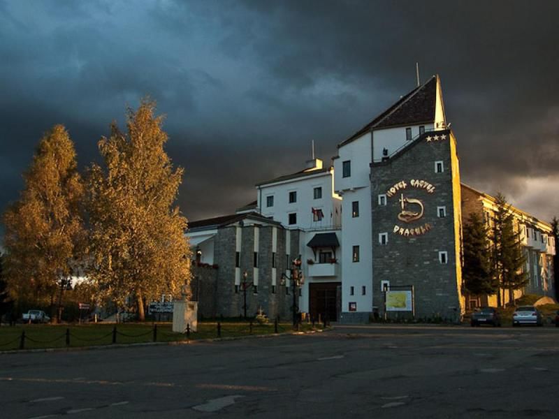 Castelul lui Dracula din Pasul Tihuţa, scos la vânzare.