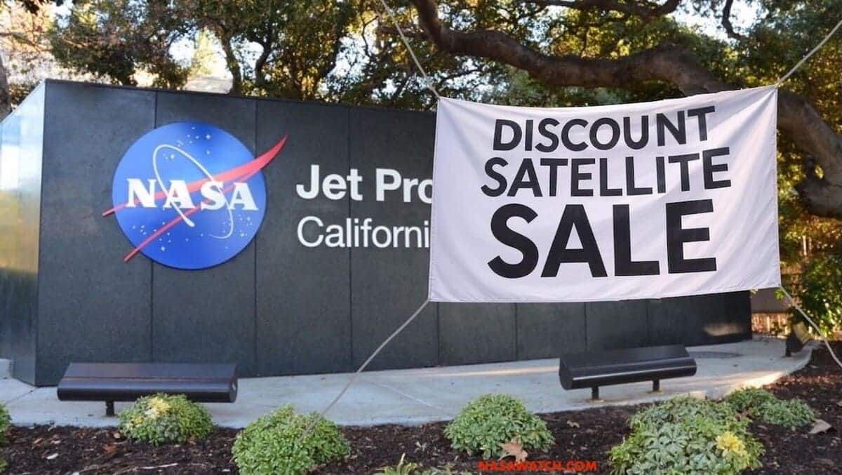 NASA scoate la vânzare nave spațiale.