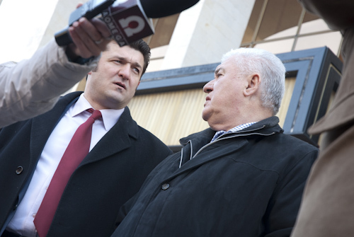 Воронин пел на мушке у снайперов.