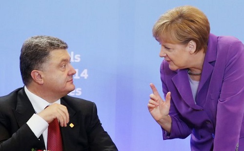 В частности, Порошенко сообщил Меркель о концентрации боевиков в Донецке и Луганске.