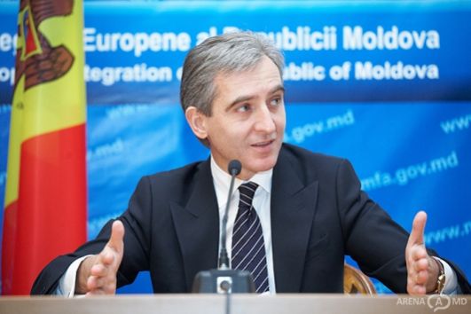 Demisia acestuia însă nu a fost acceptată de premierul Vlad Filat.  
