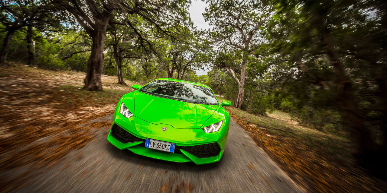 Lamborghini показала на видео новый гоночный спорткар.