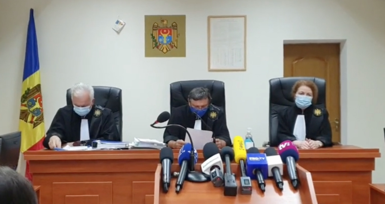 АП не огласила решение по числу участков за рубежом: Подан новый отвод судье.