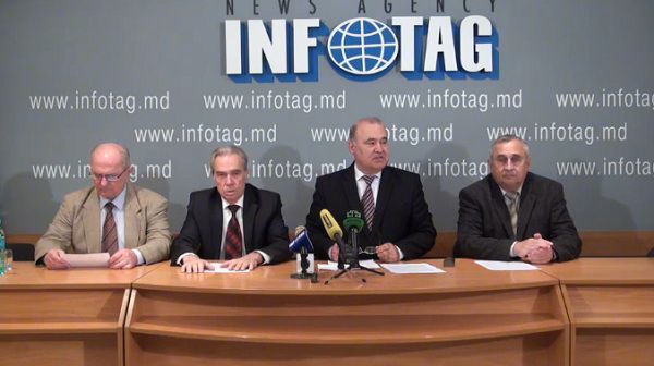 Политик прокомментировал призывы Воронина бойкотировать президентские выборы.