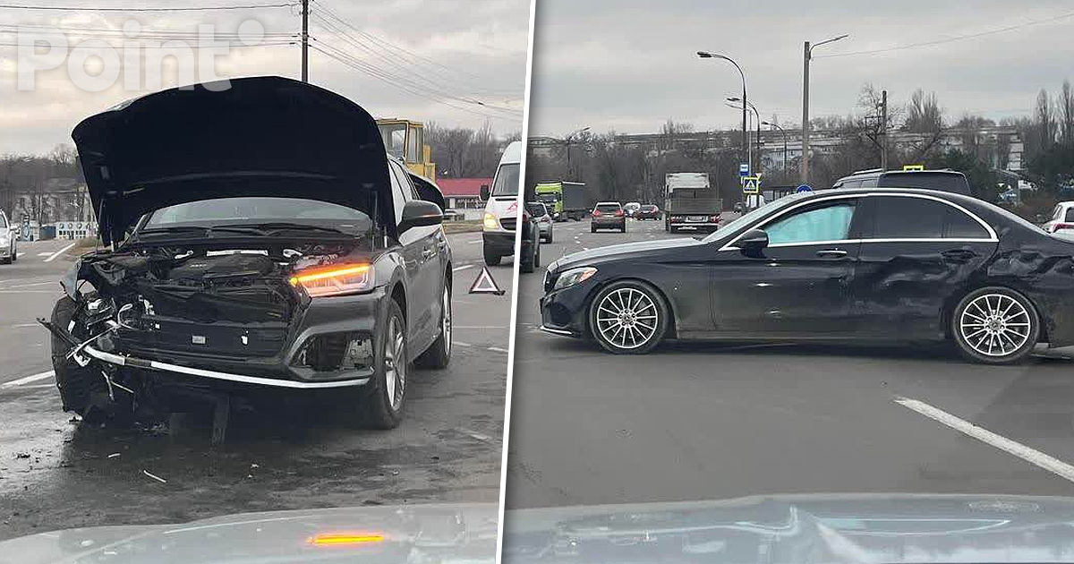 Accident în Capitală: Două automobile s-au tamponat violent.
