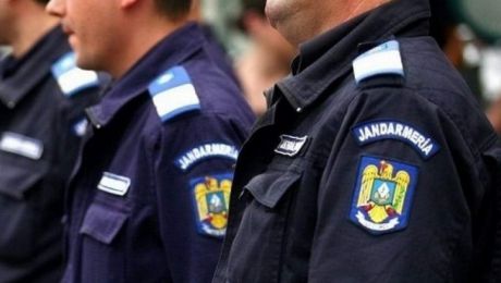 O comisie îi va cerceta pe cei cinci jandarmi care, marți seara, au dus la sediul Poliției Sibiu, doi turiști care au fotografiat casa președintelui Klaus Iohannis.