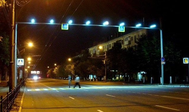 На улице Мирча чел Бэтрын на Чеканах установили 31 такой фонарь.