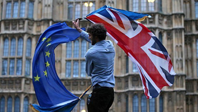 Источник: ЕС надеется на "безвиз" с Британией в случае Brexit без сделки.