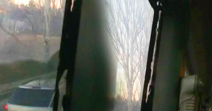По дорогам Кишинева разъезжает маршрутка с отваливающимся стеклом.