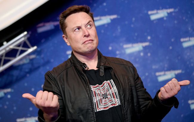 SpaceX приостановила работу над лунным модулем на несколько месяцев.