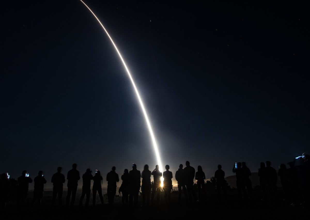 США провели пуск межконтинентальной баллистической ракеты Minuteman III.
