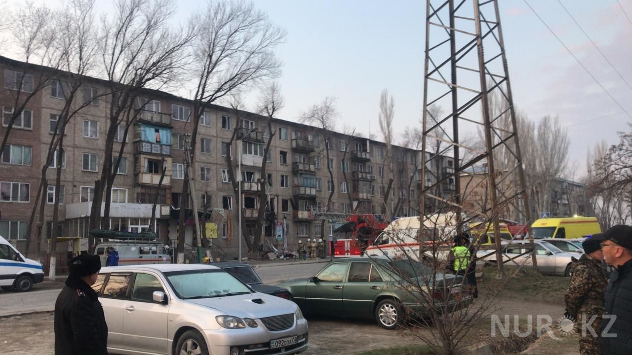 Ранним утром 27 февраля в Таразе в 5-этажном жилом доме произошел взрыв.