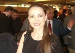  Acum o lună, APROPO scria despre succesele Alionei Munteanu (28 de ani), actriţă născută în R.Moldova, actualmente stabilită în Canada. 